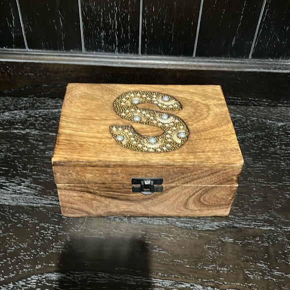 “S” Trinket wooden Box - Picture 1 of 3